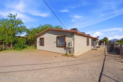 1044 E 27th St, Tucson, AZ, 85713-3211 | Card Image