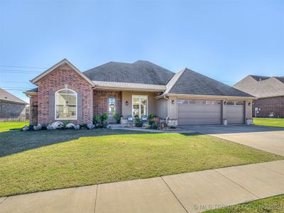 6209 Sawgrass Drive, House other with 4 bedrooms, 3 bathrooms and null parking in Bartlesville OK | Image 2