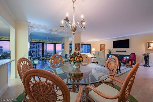 c905-4401 Gulf Shore Boulevard N, NAPLES, FL, 34103 | Card Image