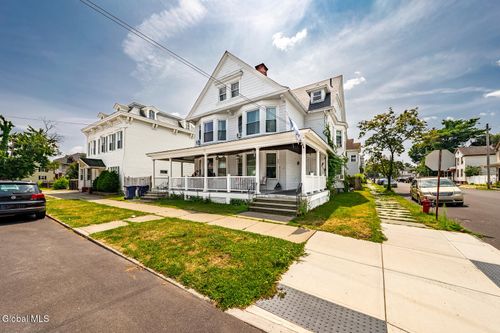 320-318320 16th St, Watervliet, NY, 12189-2740 | Card Image