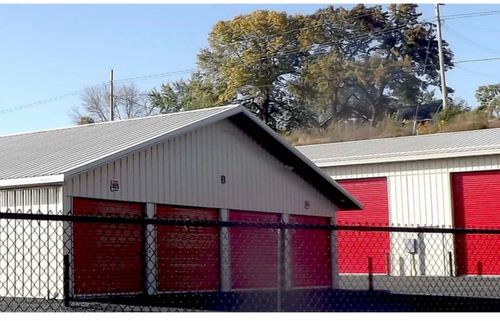 631 E Madison St, Eau Claire, WI, 54703-3233 | Card Image