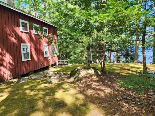 331 Shore Rd, Gray, ME, 04039 | Card Image