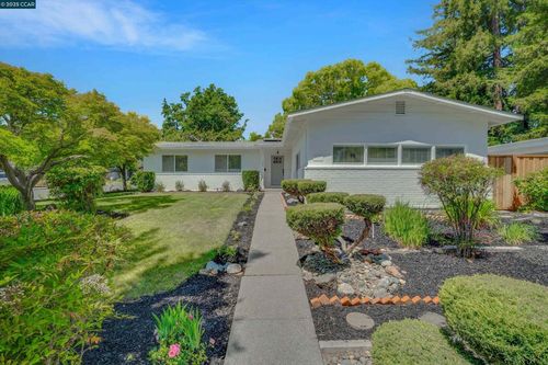 4085 Sutro Dr, Napa, CA, 94558-4134 | Card Image