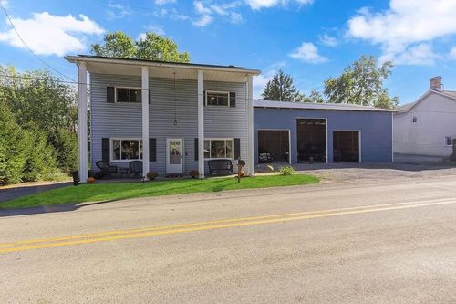 6437 Tuscarawas Rd, Midland, PA, 15059-2044 | Card Image