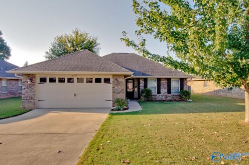5039 Montauk Trl Se, Owens Cross Roads, AL, 35763-8795 | Card Image