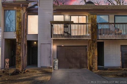 3704 S Madison Avenue, Tulsa, OK, 74105 | Card Image