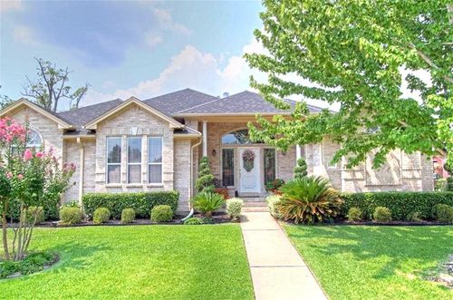 13642 Lakeside Place Dr, Willis, TX, 77318-5670 | Card Image