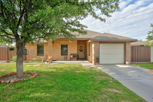 1212 E Nobles Ave, Midland, TX, 79701-2807 | Card Image