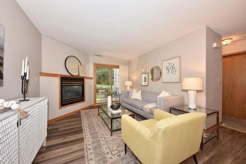 61-18575 Brookfield Lake Drive, Brookfield, WI, 53045 | Card Image