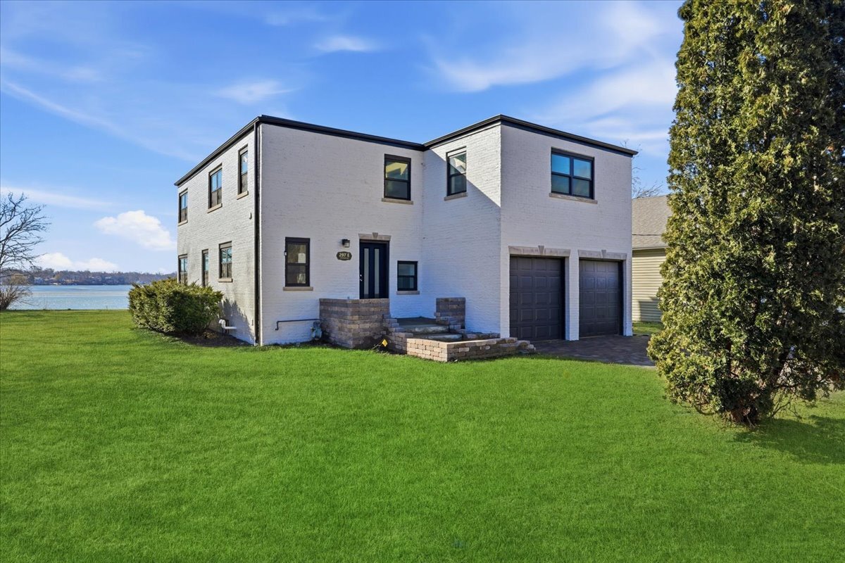 Residential Lease in Round Lake Beach