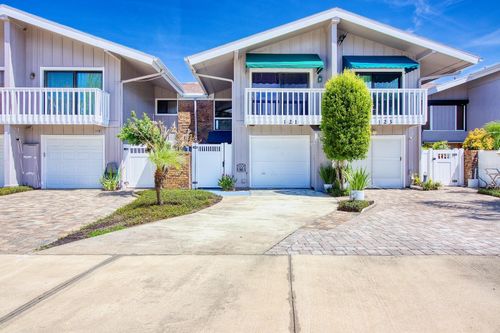 121 Lagoon Ct, NEW SMYRNA BEACH, FL, 32169-5313 | Card Image