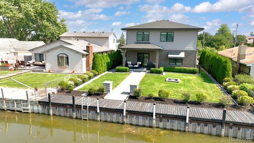 39611 Lakeshore Dr, Harrison Township, MI, 48045-5733 | Card Image