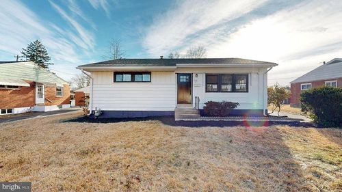 1038 Platt Ave, FOLSOM, PA, 19033-1020 | Card Image