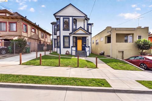 2440 12th Ave, Oakland, CA, 94606-2733 | Card Image
