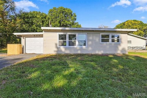 8454 Engler Avenue, St John, MO, 63114 | Card Image
