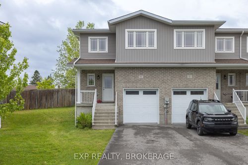 82 Amy Lynn Dr, Amherstview, ON, K7N0B2 | Card Image