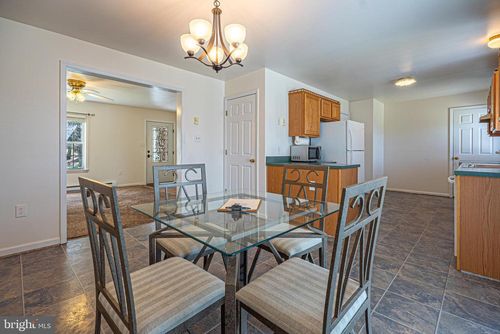 200 Old Schoolhouse Rd, FROSTBURG, MD, 21532-4122 | Card Image