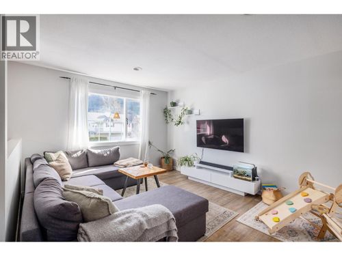 2728 Riffington Pl, West Kelowna, BC, V1Z3L1 | Card Image