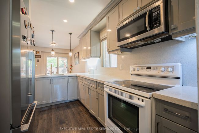 4 Simmons Blvd, House other with 5 bedrooms, 4 bathrooms and 3 parking in Brampton ON | Image 8