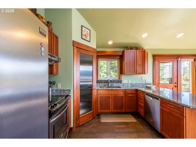 Kitchen | Image 14