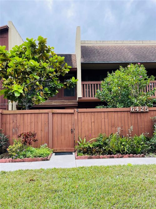 e-6425 Sw 116th Pl, Miami, FL, 33173-1726 | Card Image