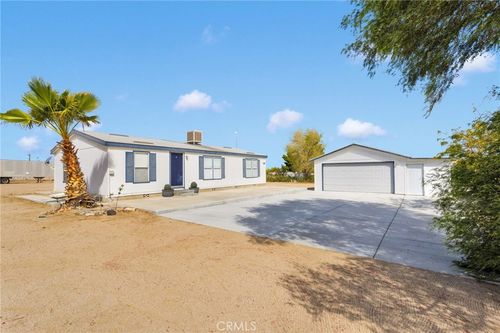 13528 Center Ln, Phelan, CA, 92371-9316 | Card Image