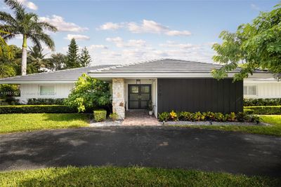 7701 Sw 176th St, House other with 4 bedrooms, 2 bathrooms and null parking in Palmetto Bay FL | Image 1