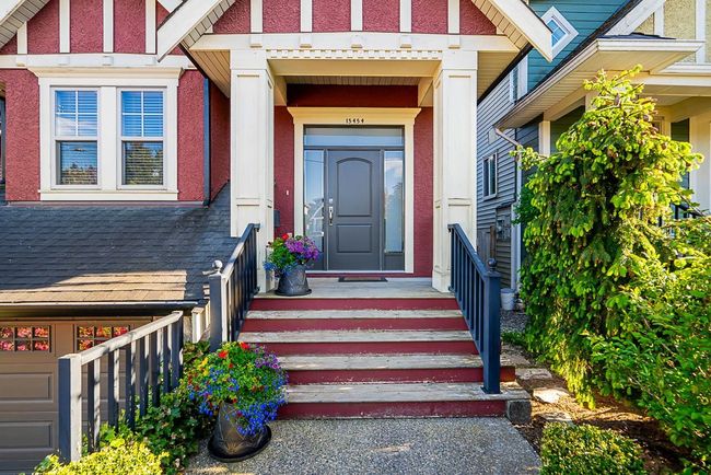 15454 Goggs Avenue, House other with 4 bedrooms, 3 bathrooms and 2 parking in White Rock BC | Image 3