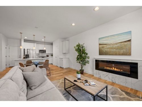 747 Robert St, Longmont, CO, 80503-9442 | Card Image
