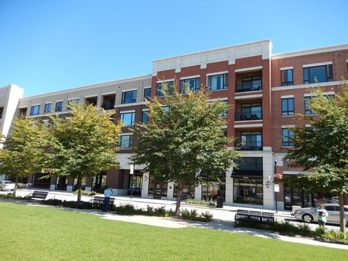 unit-301-850 Village Center Dr, Burr Ridge, IL, 60527-4557 | Card Image