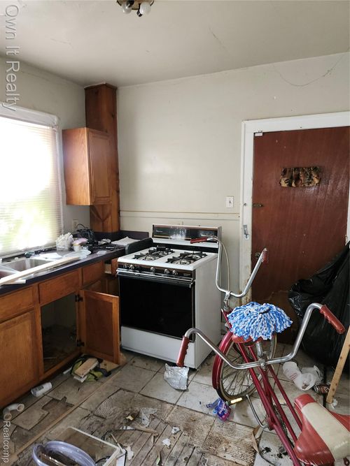 7151 Tuxedo St, Detroit, MI, 48204-1238 | Card Image