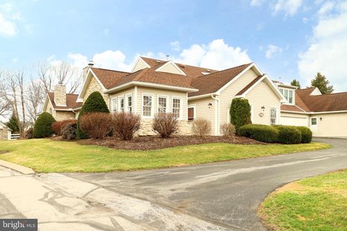 apt-949-3301 Shellers Bnd, State College, PA, 16801-3083 | Card Image