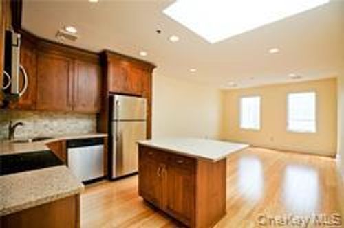 2b-266 Main St, Huntington, NY, 11743-6909 | Card Image