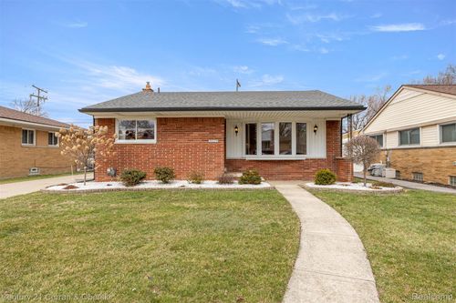 20025 Valera St, Saint Clair Shores, MI, 48080-3107 | Card Image