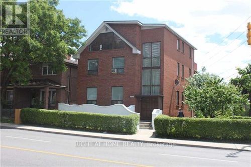4-2123 Lawrence Avenue W, Toronto (Weston), ON, M9M1H7 | Card Image