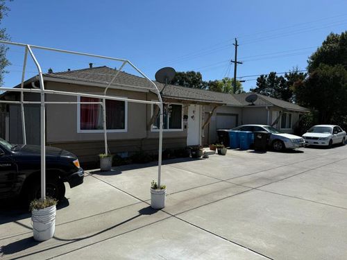 1823 Woodland Ave, East Palo Alto, CA, 94303-2746 | Card Image