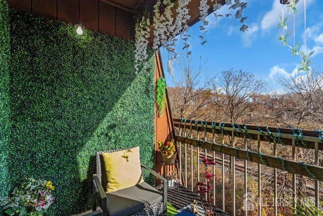 72C - 72 Golden Sq, Townhouse with 2 bedrooms, 2 bathrooms and null parking in Woodbridge NJ | Image 19