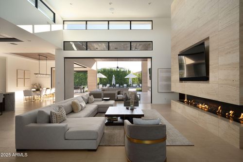 5333 E Via Los Caballos, Paradise Valley, AZ, 85253-2137 | Card Image