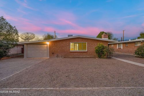 5819 E Rosewood St, Tucson, AZ, 85711-1532 | Card Image