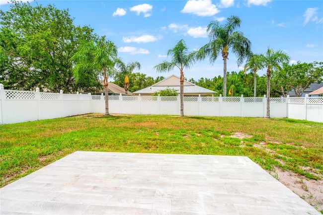 Fenced in backyard | Image 28