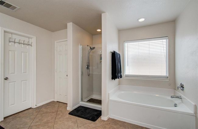21522 Amesbury Meadow Ln, House other with 5 bedrooms, 3 bathrooms and 2 parking in Spring TX | Image 19