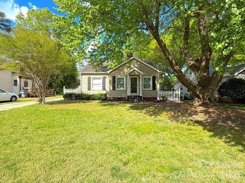 2417 Bay St, Charlotte, NC, 28205-6101 | Card Image