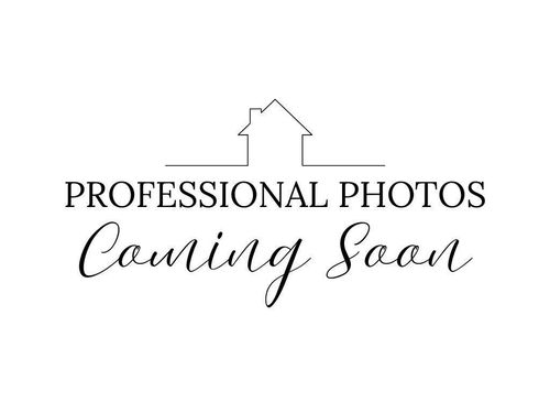 5530 N Santa Monica Boulevard, Whitefish Bay, WI, 53217 | Card Image