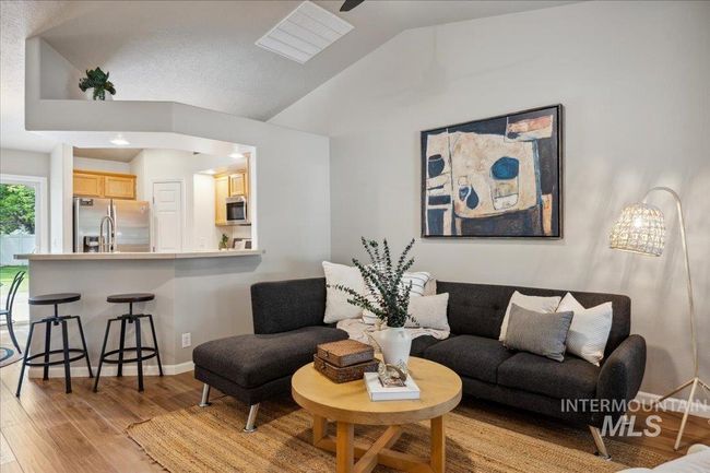 10972 W Spring River St, House other with 3 bedrooms, 3 bathrooms and 2 parking in Boise ID | Image 5