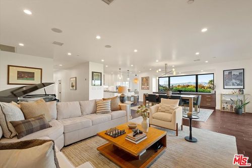 3840 Carmona Ave, Los Angeles, CA, 90008-1013 | Card Image