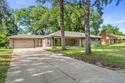8570 W Lancaster Ave, Milwaukee, WI, 53225 | Card Image