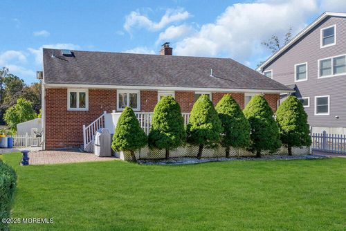 57 N Lakeside Ave, Jackson, NJ, 08527-2747 | Card Image