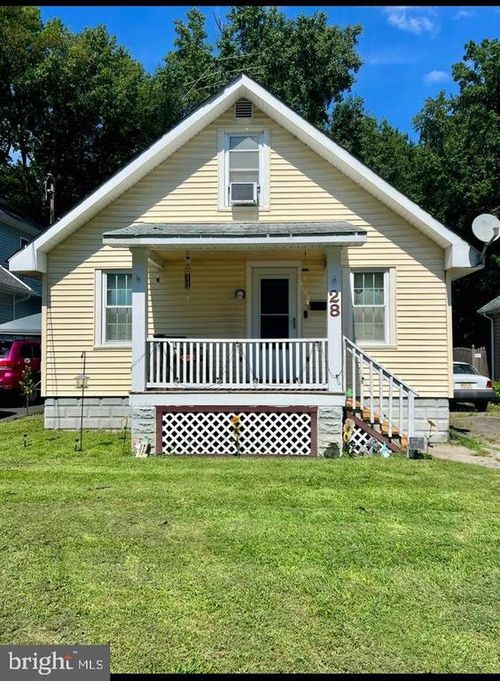28 Jenkins Ave, PENNSVILLE, NJ, 08070-1404 | Card Image