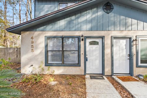 4955 Knightsbridge Cir N, Jacksonville, FL, 32244-9517 | Card Image