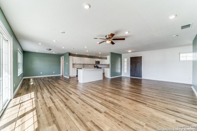 124 Herweck Dr, House other with 4 bedrooms, 3 bathrooms and null parking in Castle Hills TX | Image 6